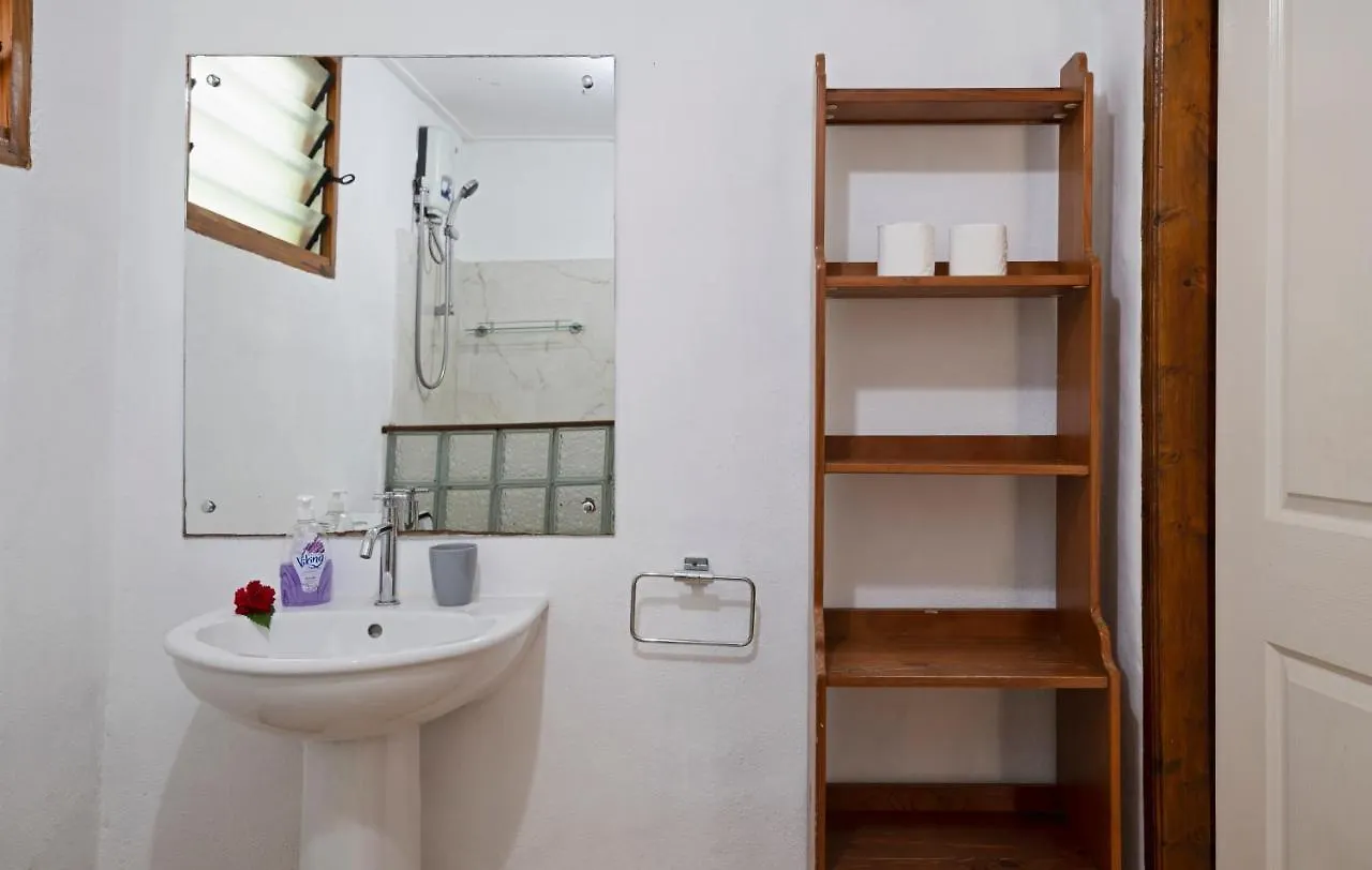 Hotel The Beach House Beau Vallon  Penzion