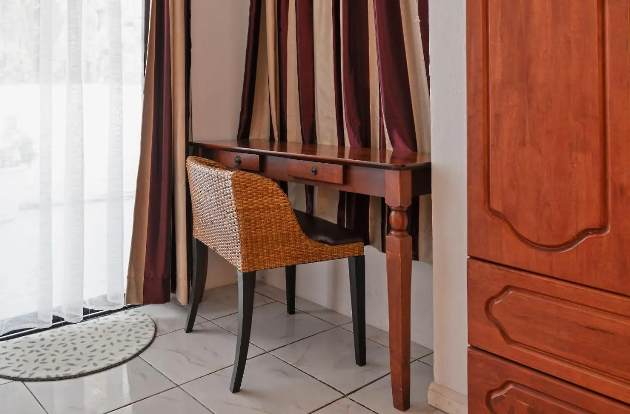 Hotel The Beach House Beau Vallon  Penzion Beau Vallon (Mahe)