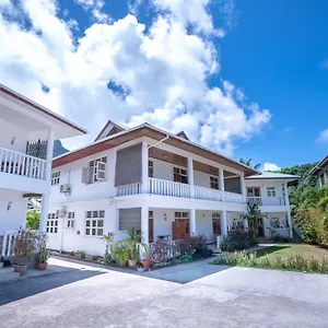 La Maison Hibiscus Self Catering Beau Vallon (Mahe)