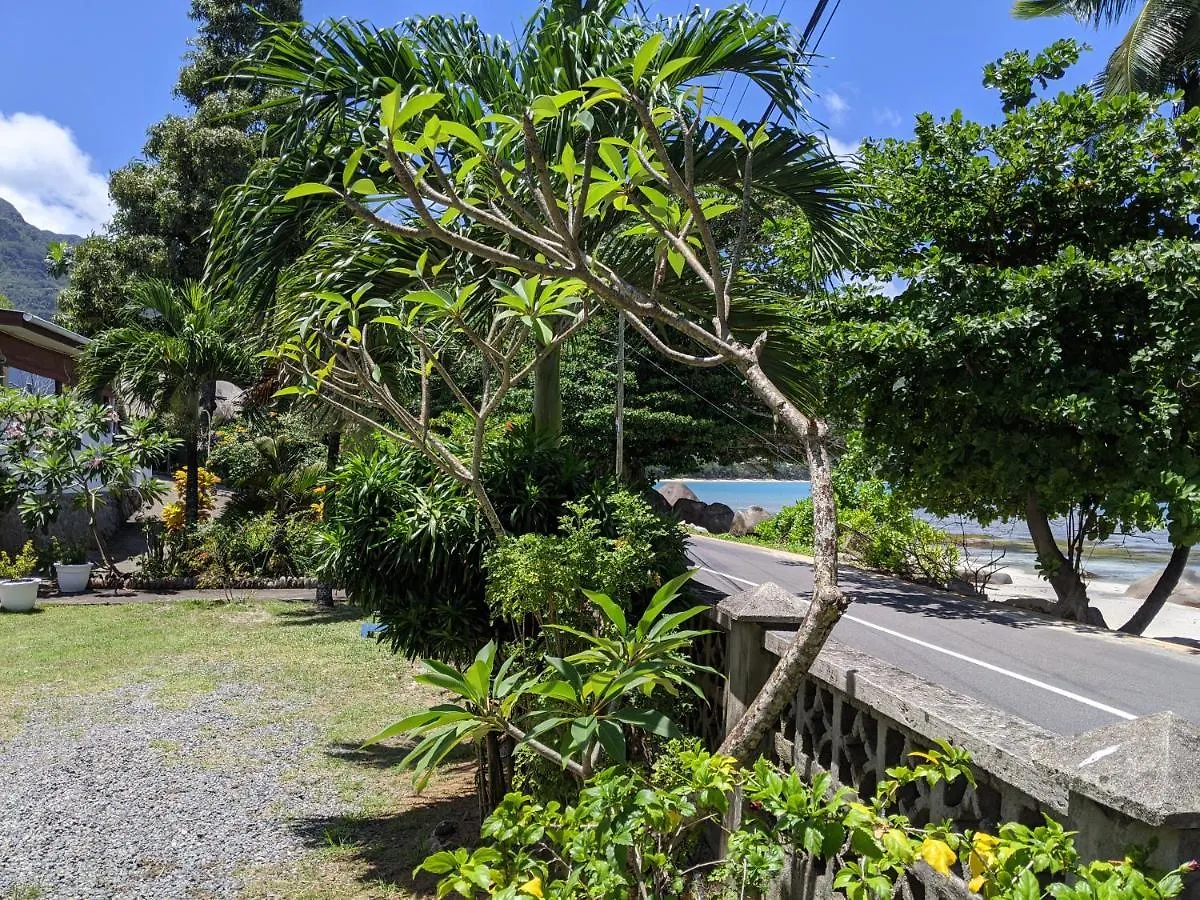 Gasthof Hotel The Beach House Beau Vallon